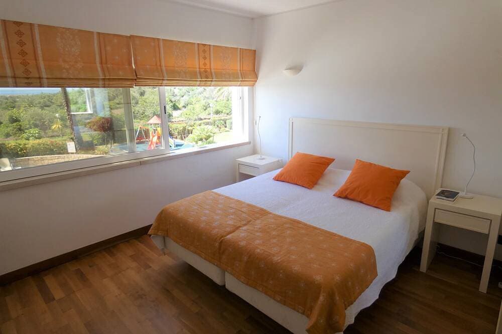 Foto 3 von 19: Apartment mit 2 Schlafzimmern und Meerblick in der Nähe von Golf für 4 Personen