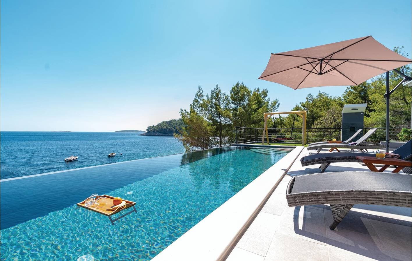 Foto 12 von 56: Reizende 164 m² große Wohnung mit Pool, Terrasse und nur 600 m vom Strand entfernt
