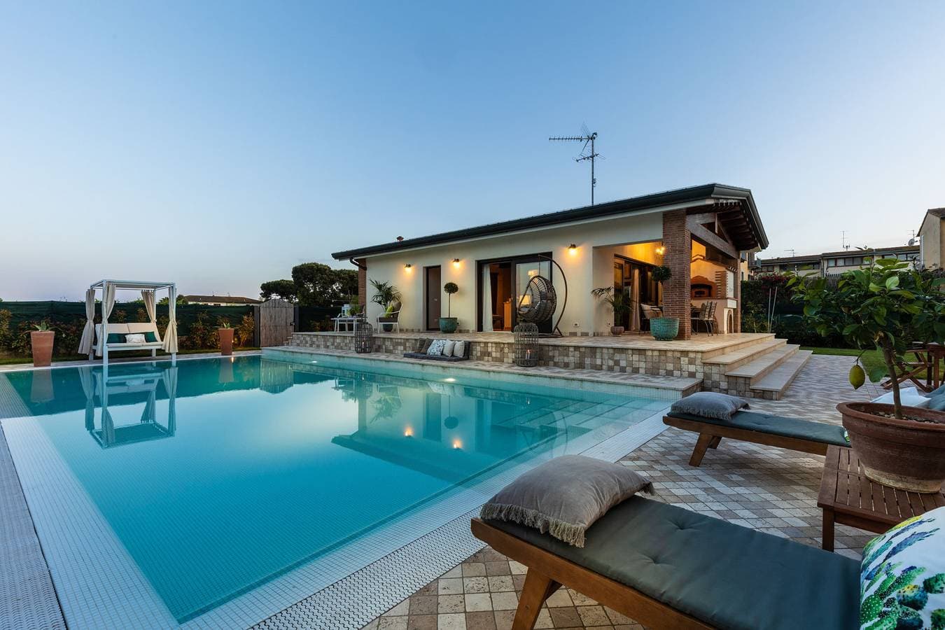 The Luxury Beach Villa 1