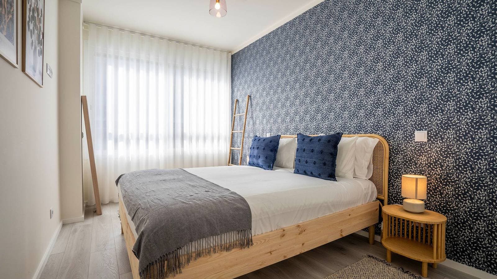 Foto 3 von 28: TrindadeFlat w/ AC by LovelyStay