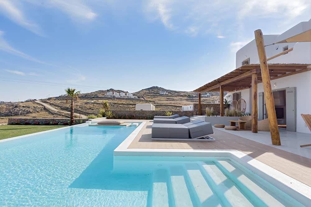 Foto 11 von 30: 4 Bedroom Villa in Kalafatis and just 800 m. away from the sea