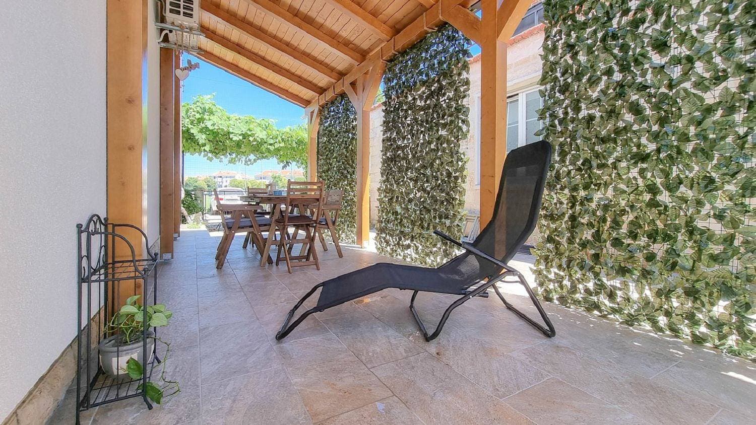 Bezauberndes Apartment nur 250 Meter zum Strand mit Garten, Klima, Waschmaschine 1