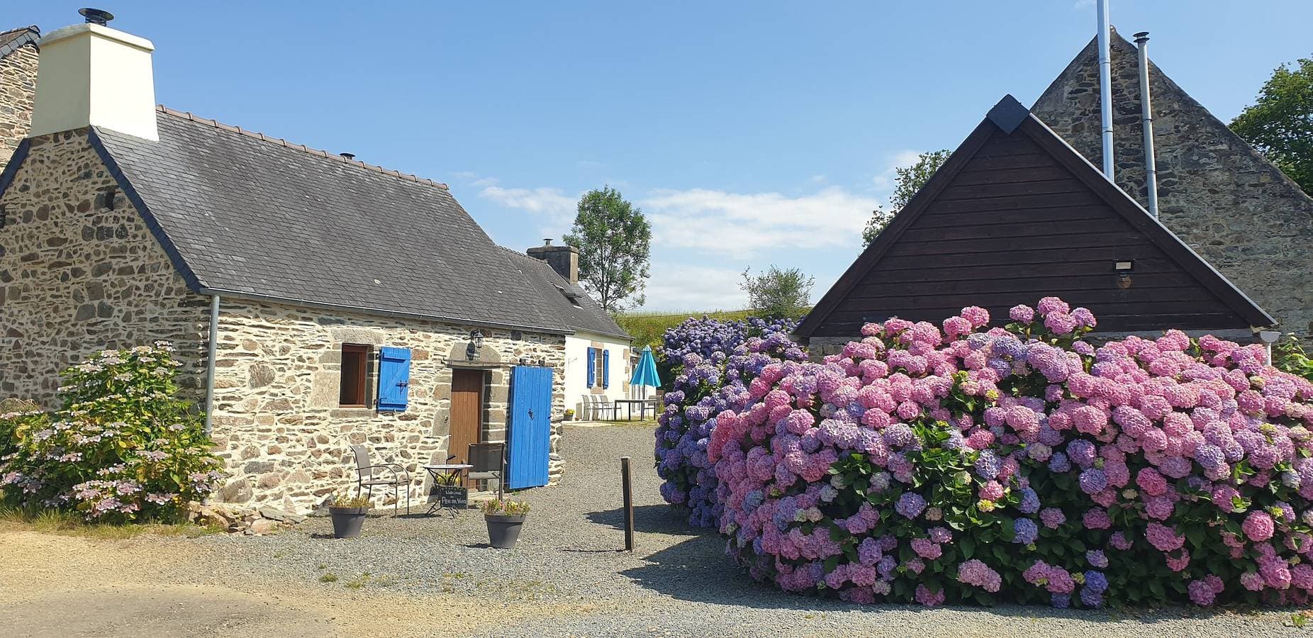 Foto 3 von 19: Gîte Chèvrefeuille - Pen Ar Voas: Private Terrasse, Gemeinschaftsgarten und WLAN