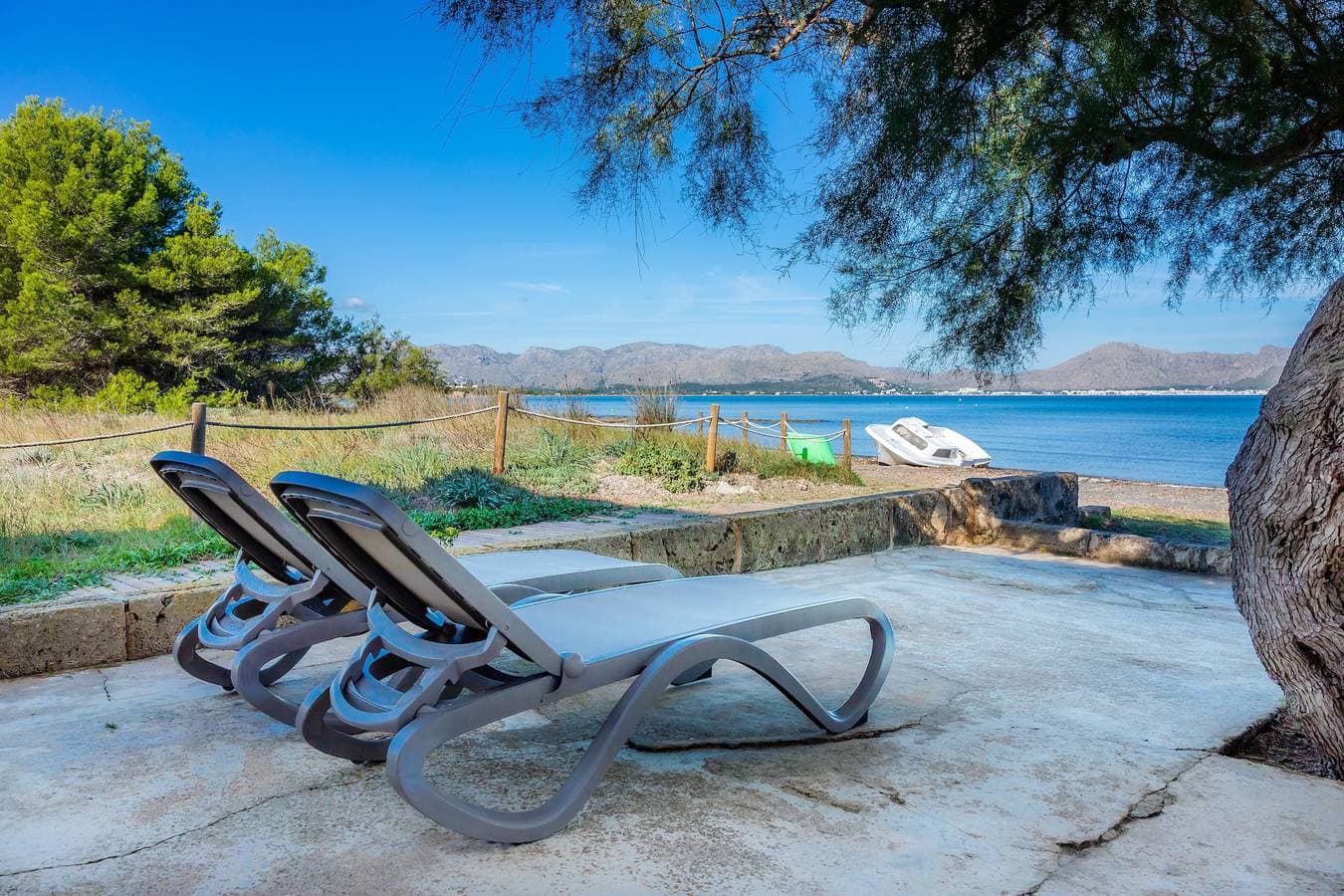 Foto 3 von 25: Ferienhaus am Strand "Sa Marina" mit Meerblick, Terrassen, Garten