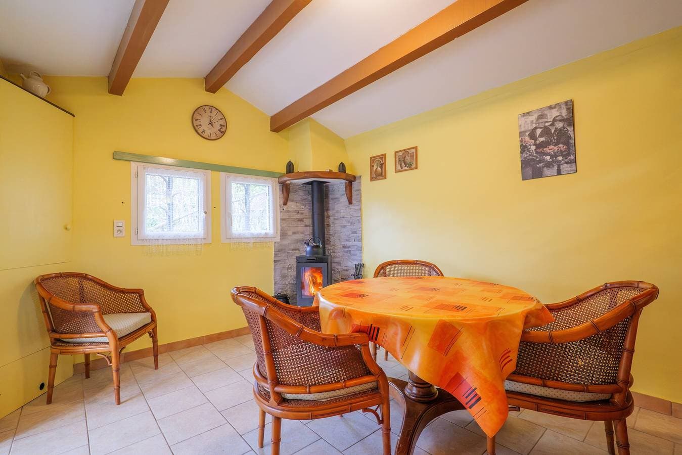 Foto 4 von 25: Gîte Lagachon: Bergblick, private Terrasse und Garten