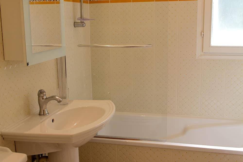 Foto 4 von 30: Maison de la Mare (7 Schlafzimmer) am Ufer der Seine in einem Waldgebiet.