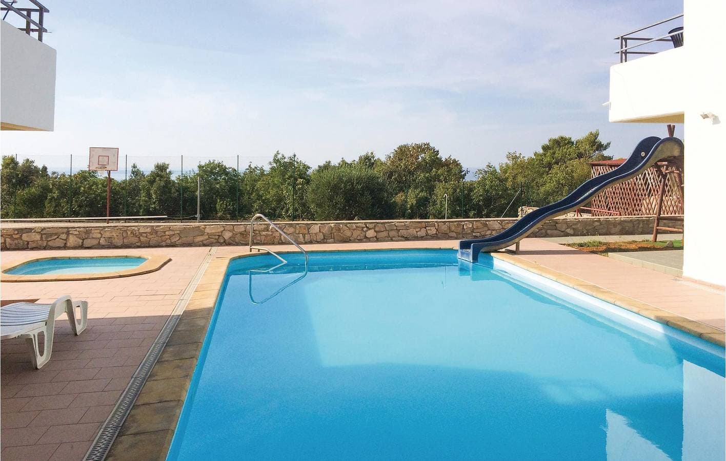 Foto 9 von 31: Gemütliches Apartment mit Pool, Terrasse & WiFi, 2km zum Strand