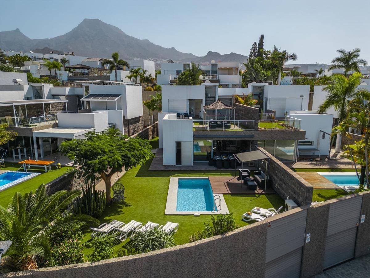 Villa Playa del Duque, Costa Adeje by Paramount Holidays 1
