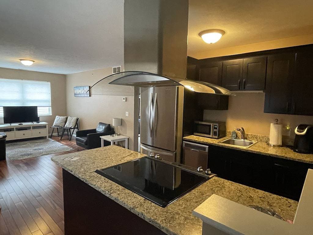 Foto 5 von 21: Wunderschöne Downtown Traverse City Condo! Midtown 8