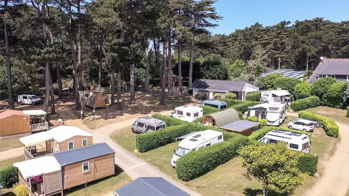 Foto 5 von 76: Pod 15 m2 + Chalet Küche 9 m2 ohne Sanitäranlagen mit TV (2 Erwachsene und 2 Kinder) 4 Personen