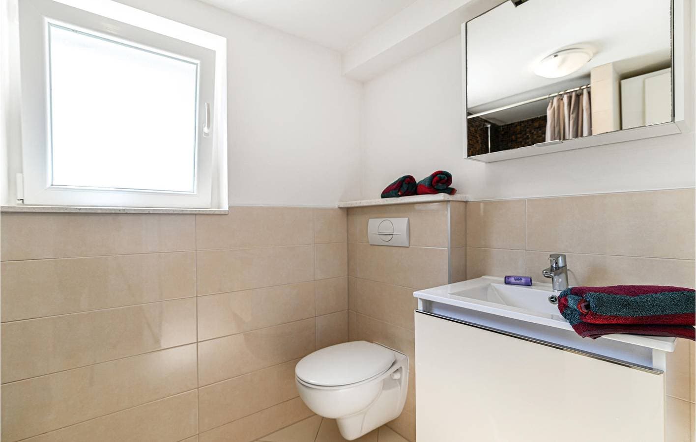 Foto 13 von 20: Gemütliche Ferienwohnung, 200 m vom Strand Uvala Bočići entfernt, mit moderner Ausstattung