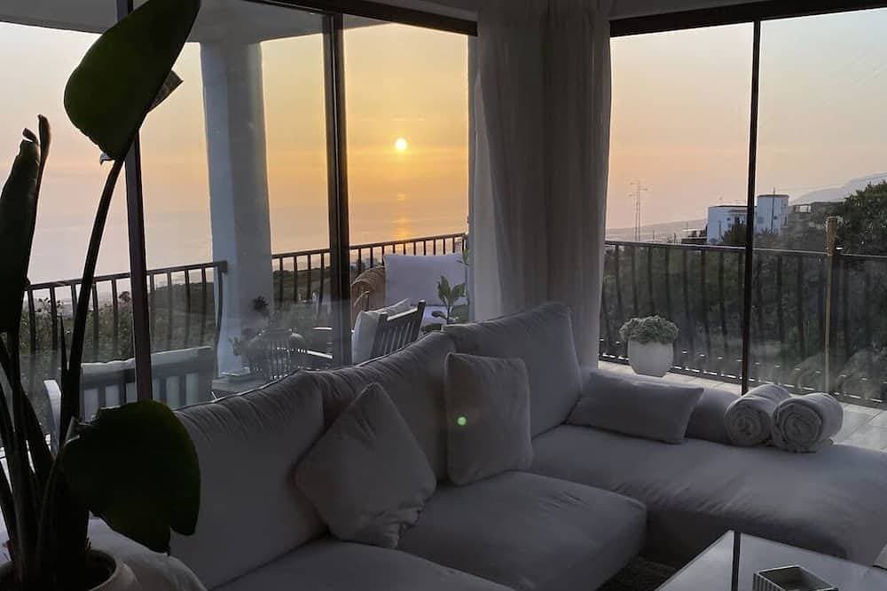 Foto 11 von 30: Canarian style house with sea views and terrace