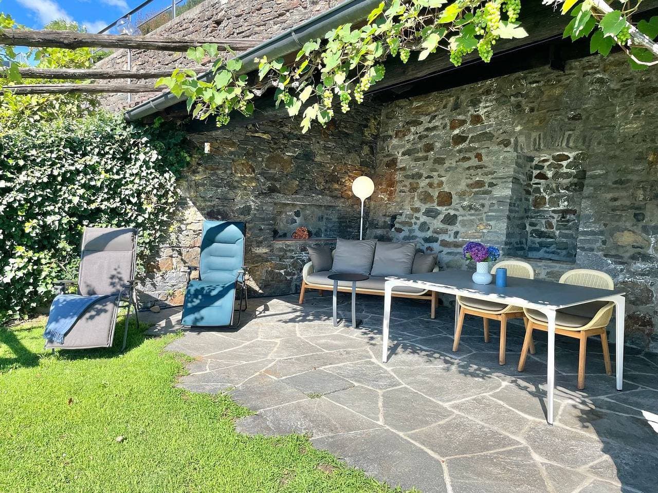 Foto 5 von 35: Ferienhaus an traumhafter Aussichtslage, absolut ruhig und abseits vom Strassenlärm