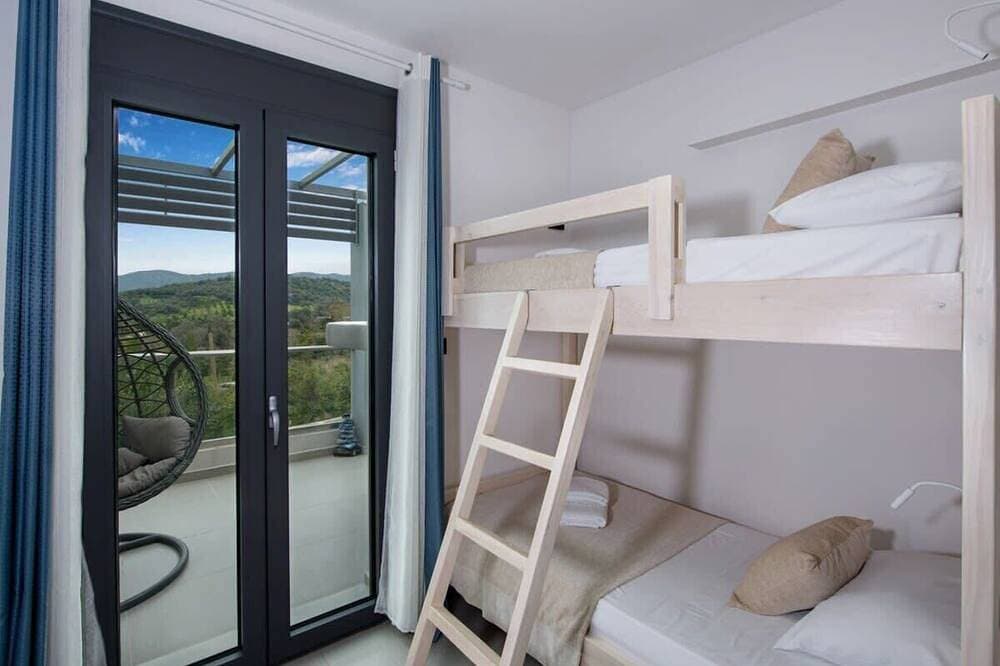 Foto 6 von 30: Alyona Villa | Private Pool, Garden & Playground