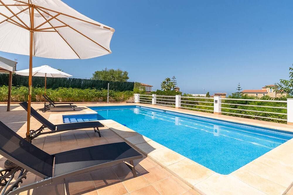 Foto 13 von 30: Atemberaubendes Haus in Sa Torre mit privatem Swimmingpool, der sowohl drinnen.