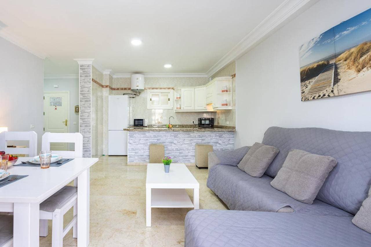 Foto 8 von 26: Two-Bedroom Apartment with Terrace and Sea View