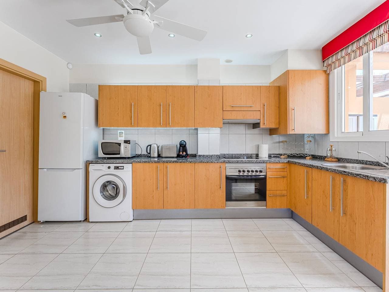 Foto 7 von 24: Oase mit Meerblick - Pool, Terrasse, WiFi, 200m zum Strand