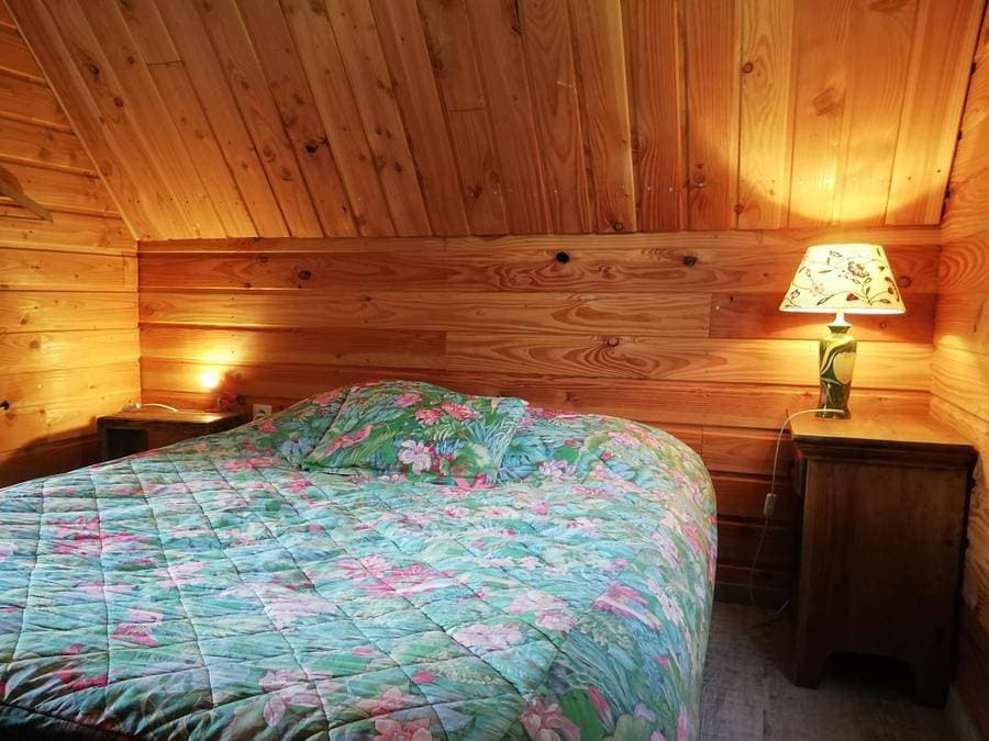 Foto 9 von 23: Camping Ushuaïa Villages - Les Pommiers Pays d'Auge - Unterkunft 2 personen - Ungewöhnlich La Grange (ohne Sanitäranlagen)
