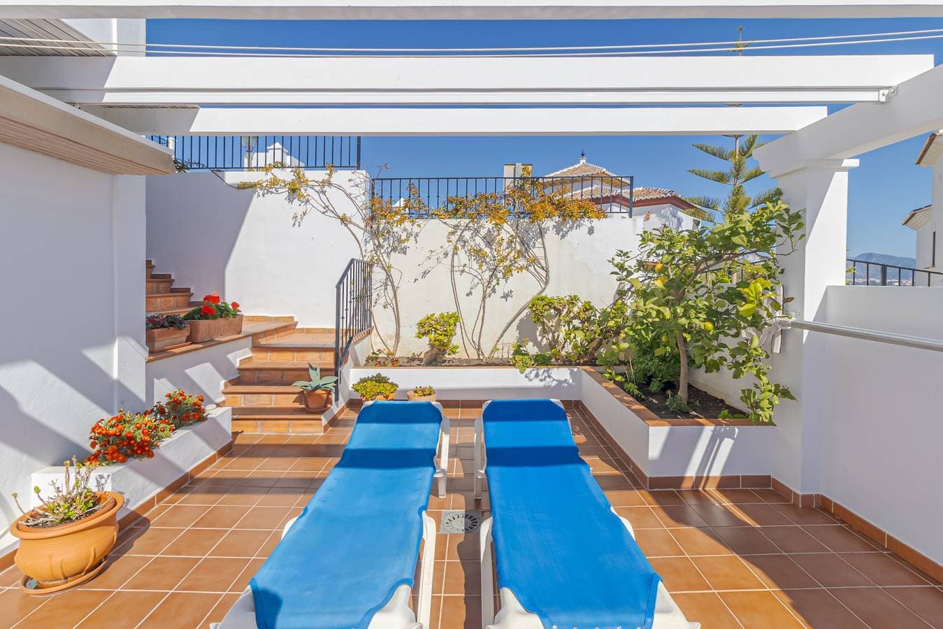 Foto 8 von 57: Villa für 4 Personen mit Terrasse