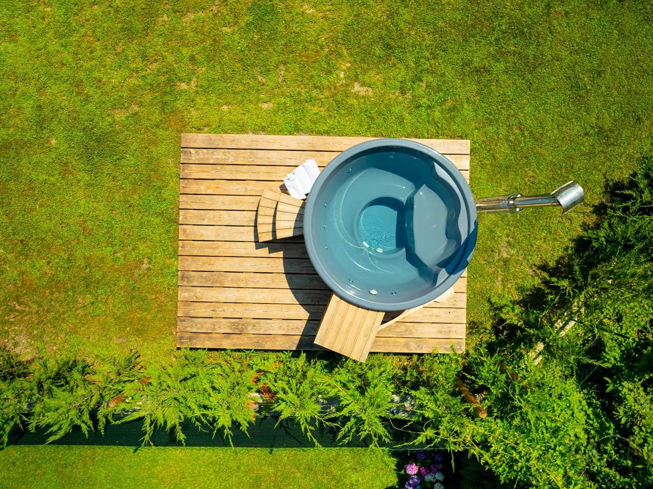 Foto 3 von 35: Ferienwohnung 'La Villa del Lago in Giardino' mit Meerblick, WLAN und Klimaanlage