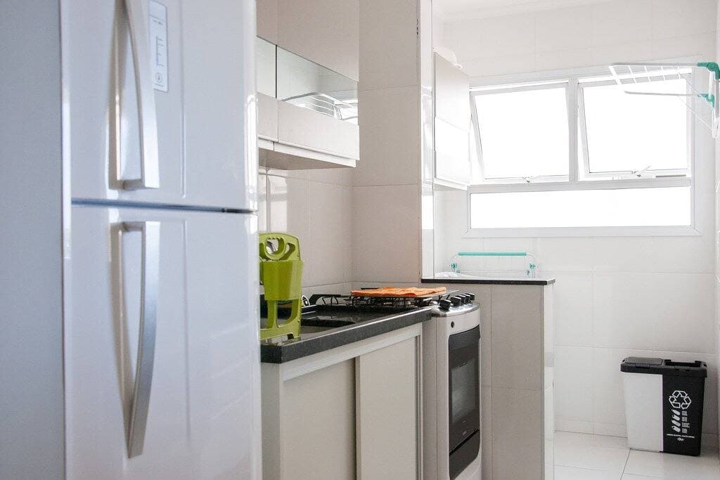 Foto 6 von 50: Neue Wohnung mit Gourmet-Balkon, Klimaanlage, 2 freien Zimmern, WLAN 20 Mb und Smart TV, 200 m vom Strand entfernt