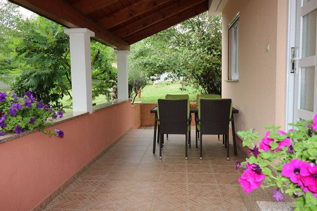 Foto 11 von 46: Ferienhaus in Poreč mit Terrasse, Klimaanlage, W-Lan, Spülmaschine (4400-5)