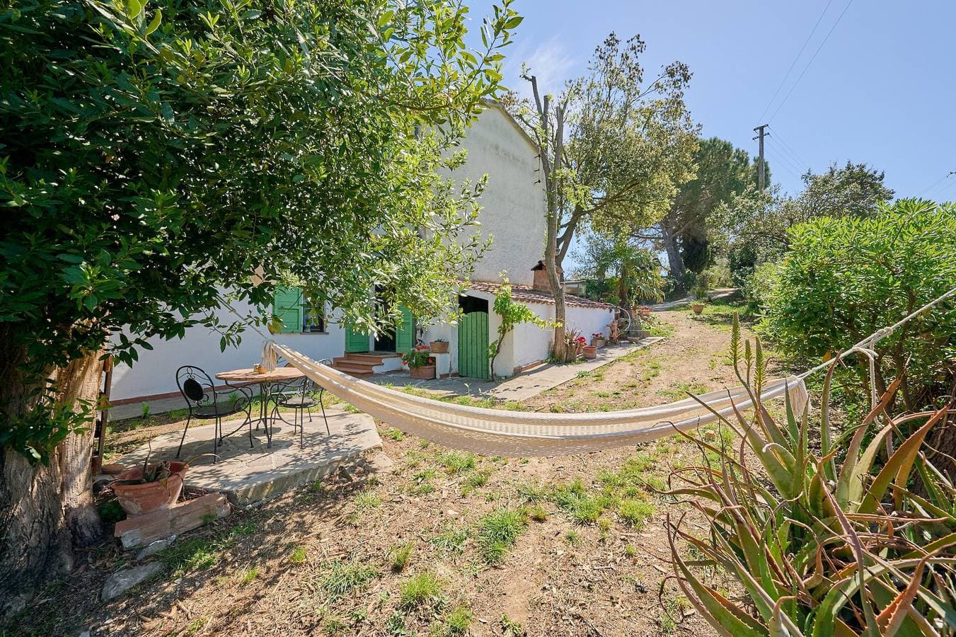 Foto 3 von 35: Zimmer „Camera D’ambra“ mit privater Terrasse, Garten und WLAN