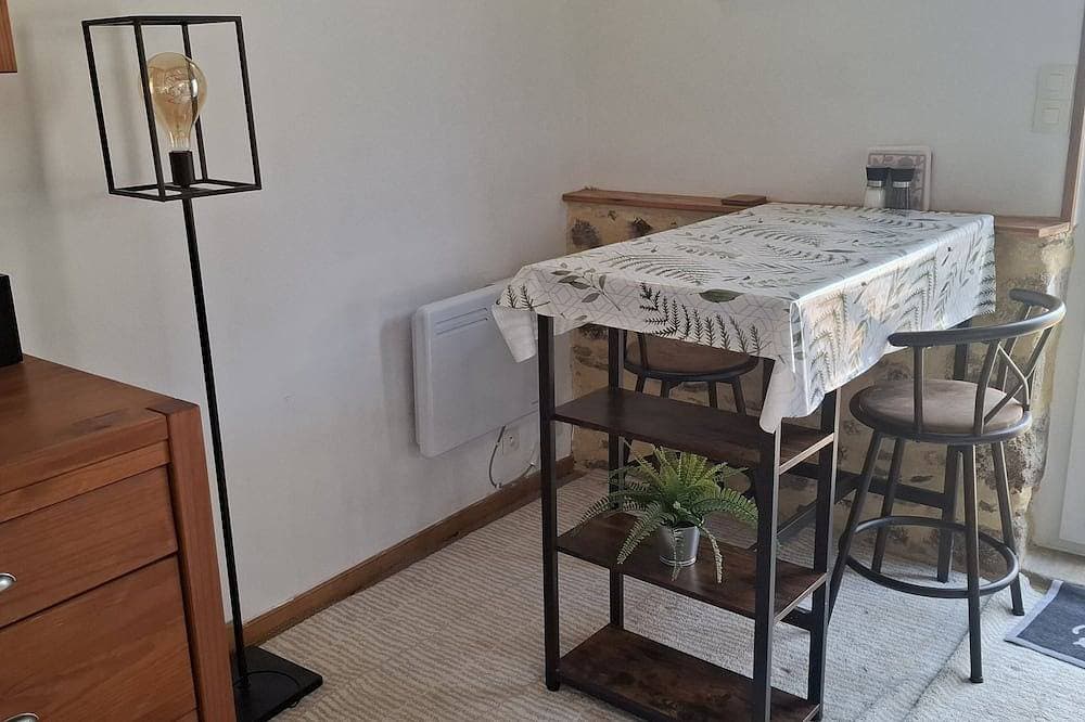 Foto 7 von 14: Stylish 1st floor apartment with heated pool & private jacuzzi, 3 star rated