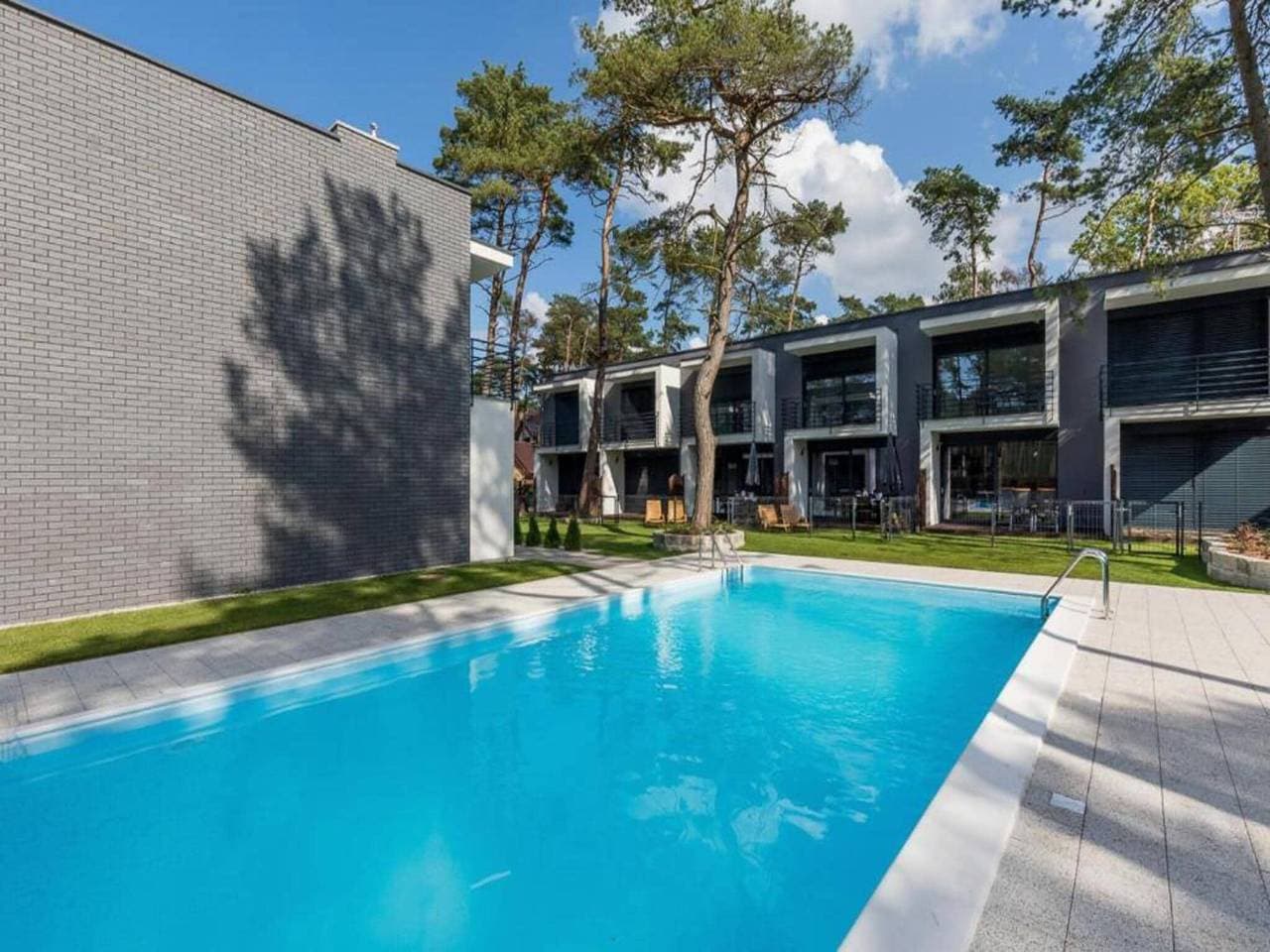 Foto 2 von 28: Komfortables Ferienhaus mit Garten und Sommerpool