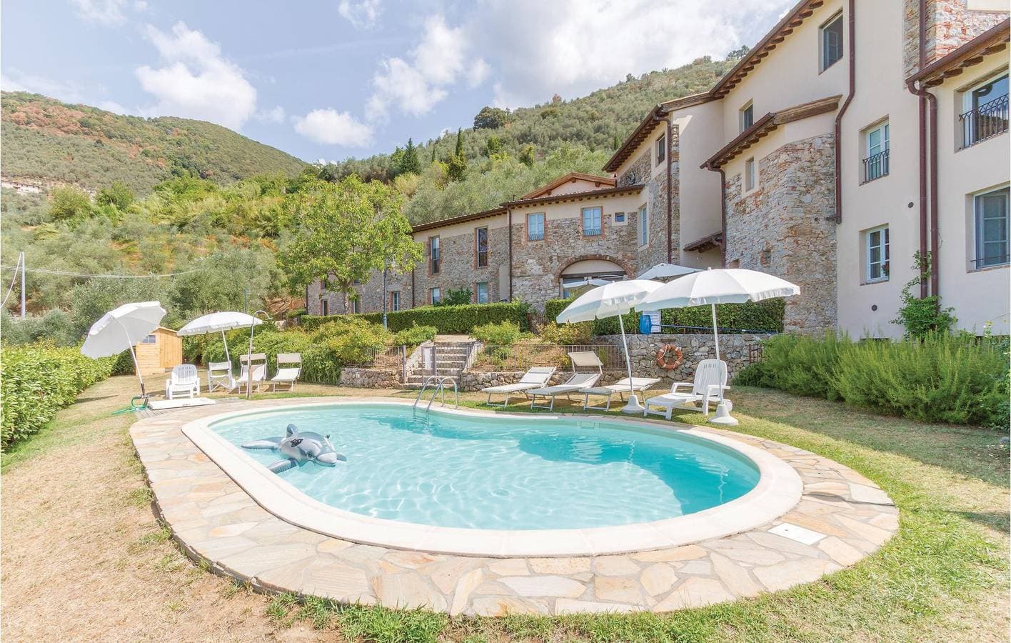 Foto 4 von 19: Rückzugsort am Pool: Gemütliches 85-qm-Apartment mit Parkplatz