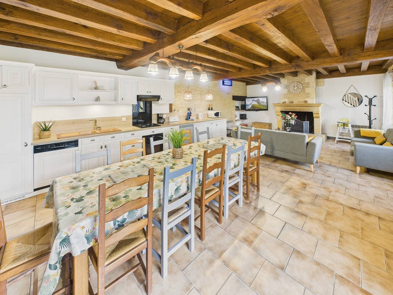 Foto 10 von 26: Joli gîte pour 12 avec jardin et terrasse