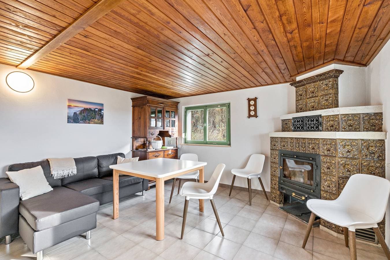 Foto 5 von 23: Kleines Ferienhaus Kirschallee mit Bergblick, privater Terrasse und gemeinsamem Garten