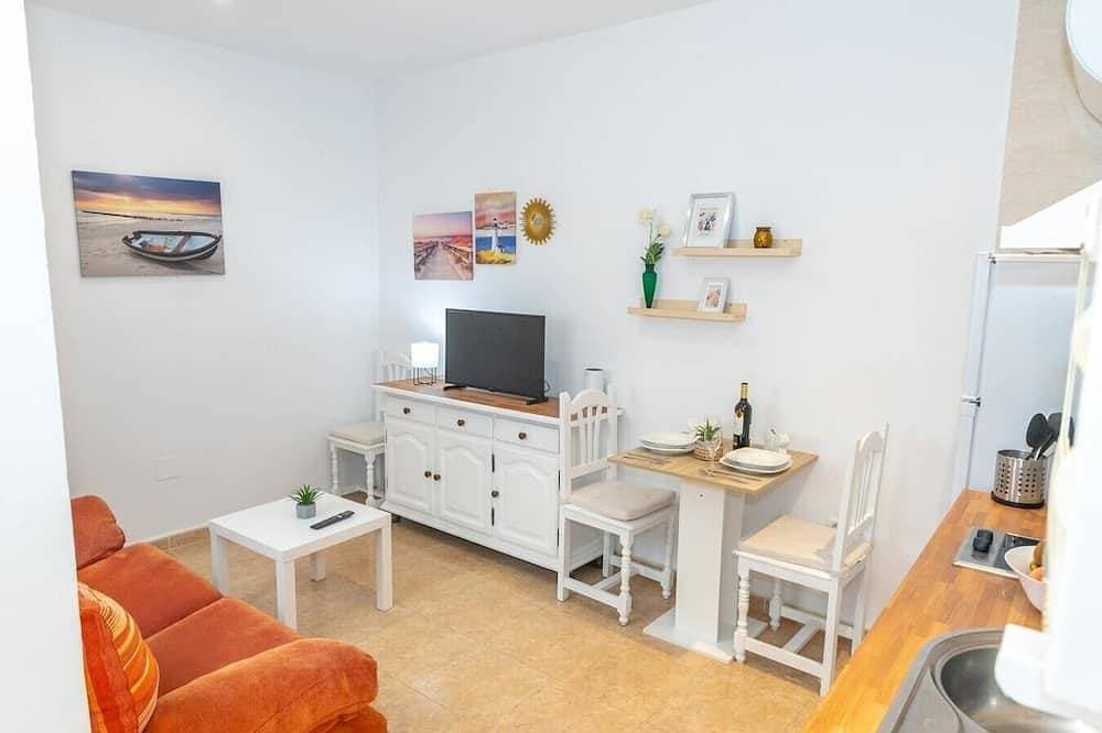 Foto 6 von 12: Loft with Andalusian Patio, 5 min from the beach and in the historic centre.