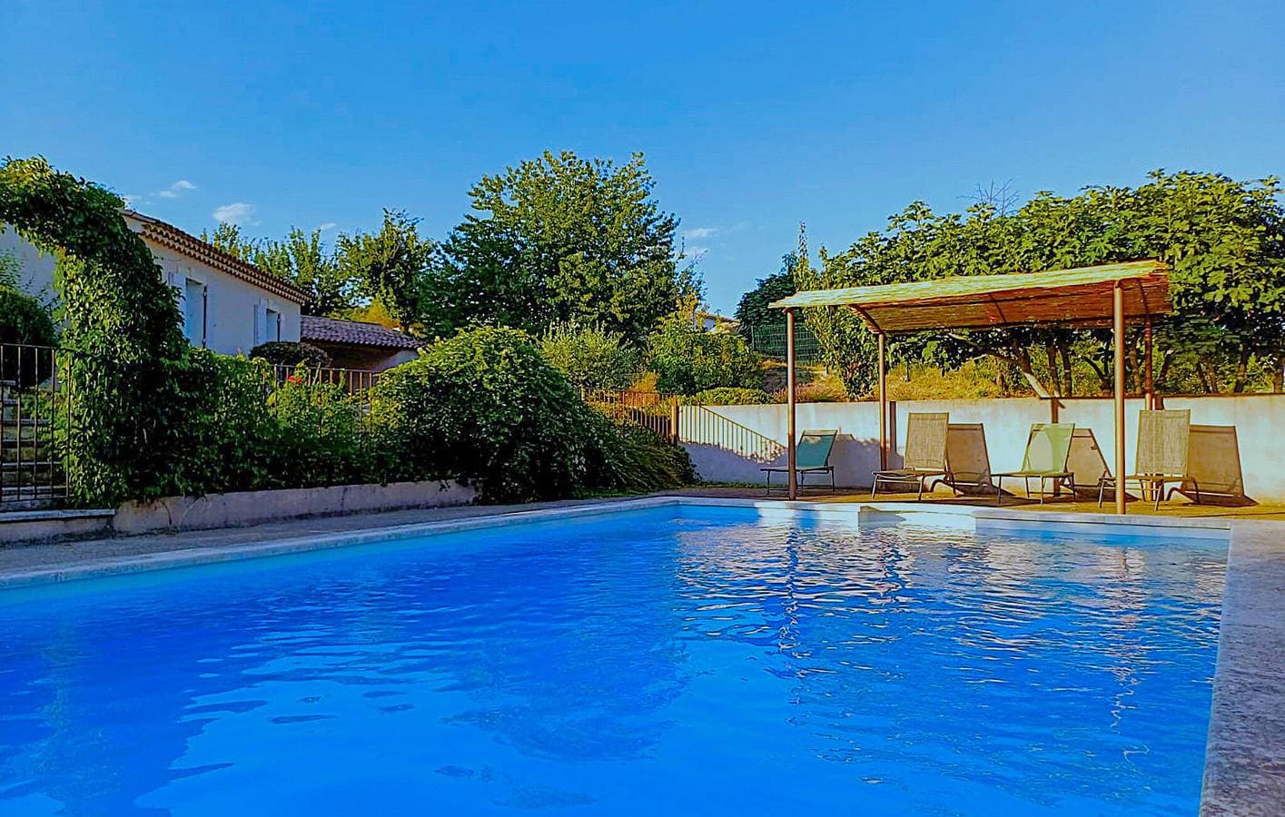 Foto 11 von 34: Luxus-Apartment mit Pool und Parkplatz 1,5 km vom Stadtzentrum entfernt