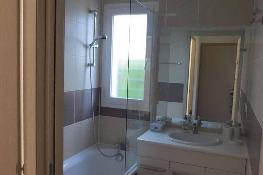 Foto 4 von 18: Villa Proche de L'île Rousse, Lozari, 2 Chambres, 6 Pers, Résidence Avec Piscine