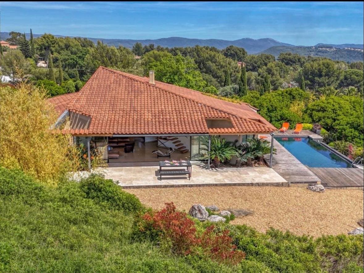 Foto 3 von 16: Villa für 8 Personen mit Terrasse