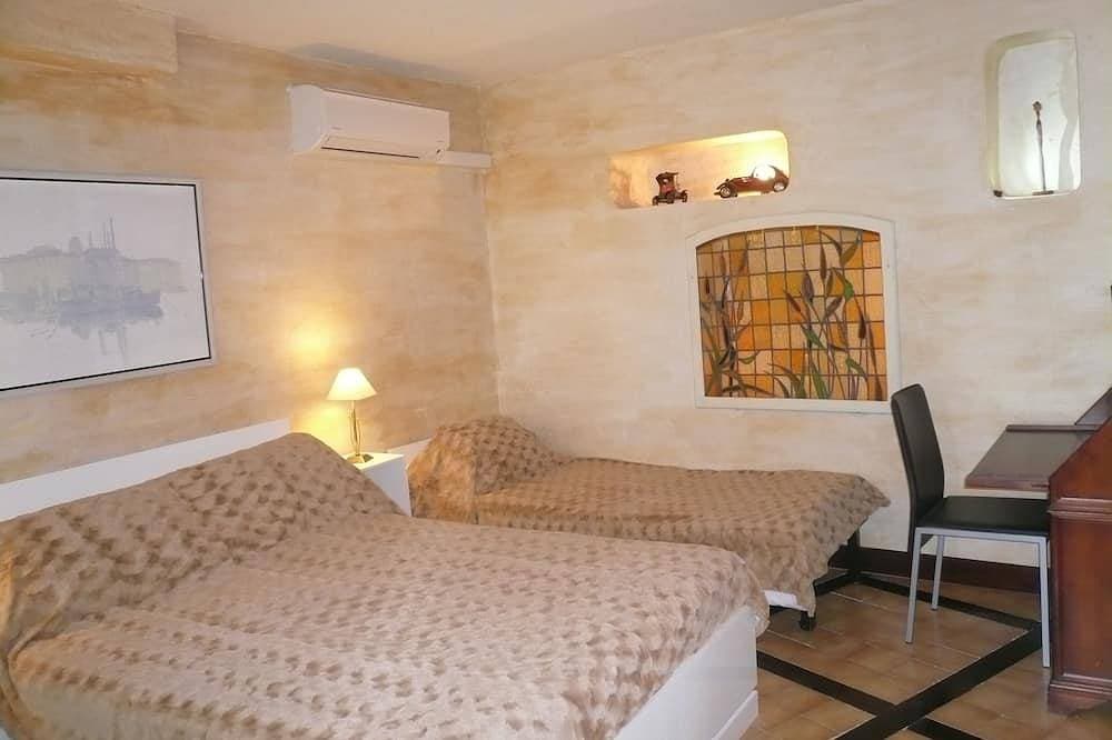 Foto 3 von 26: Gemütliche sonnige Wohnung in klimatisierter Villa (Geschlossener Privatparkplatz)