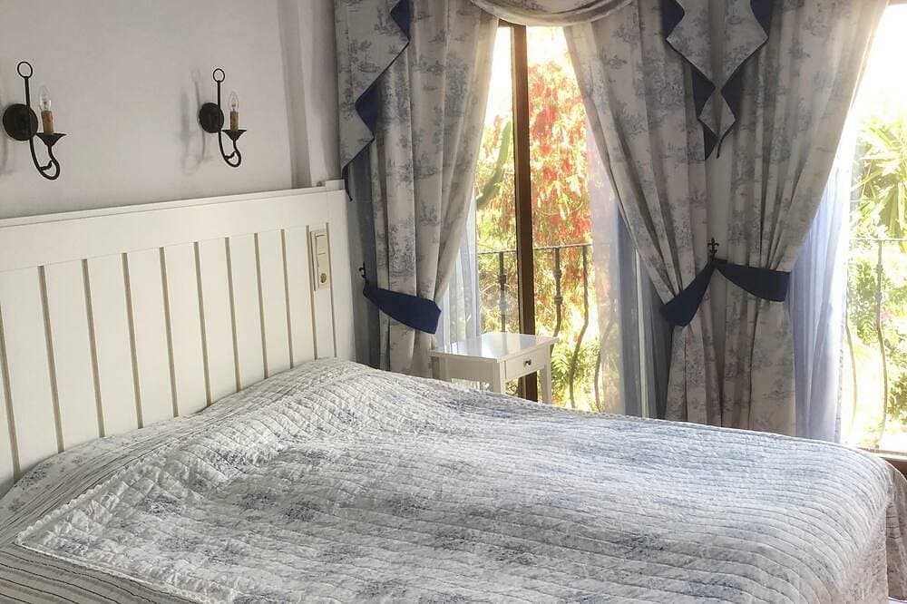 Foto 2 von 30: Privatvilla mit Pool, 4 Gehminuten vom Strand El Faro entfernt, Glasfasernetz