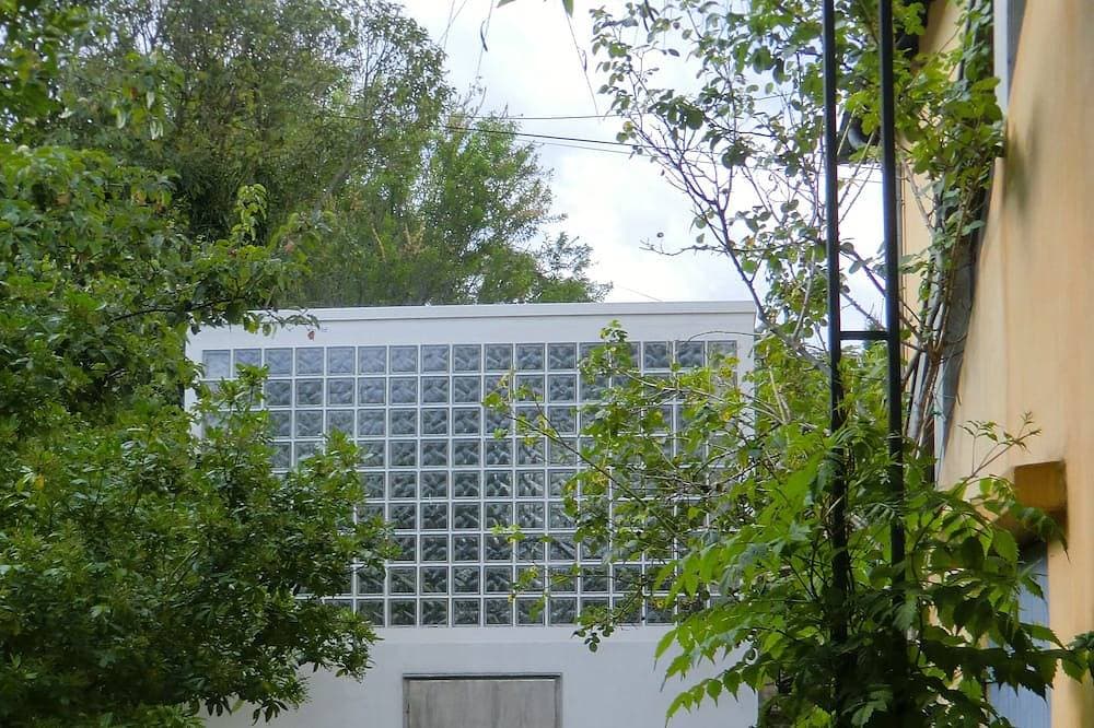 Foto 9 von 19: Schöne und angenehme Stadthaus mit schattigen Garten in Forcalquier
