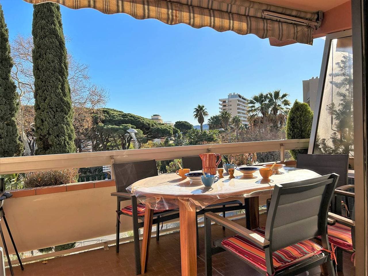 Foto 3 von 20: Studio mit Klimaanlage, Terrasse und Parkplatz nahe am Strand