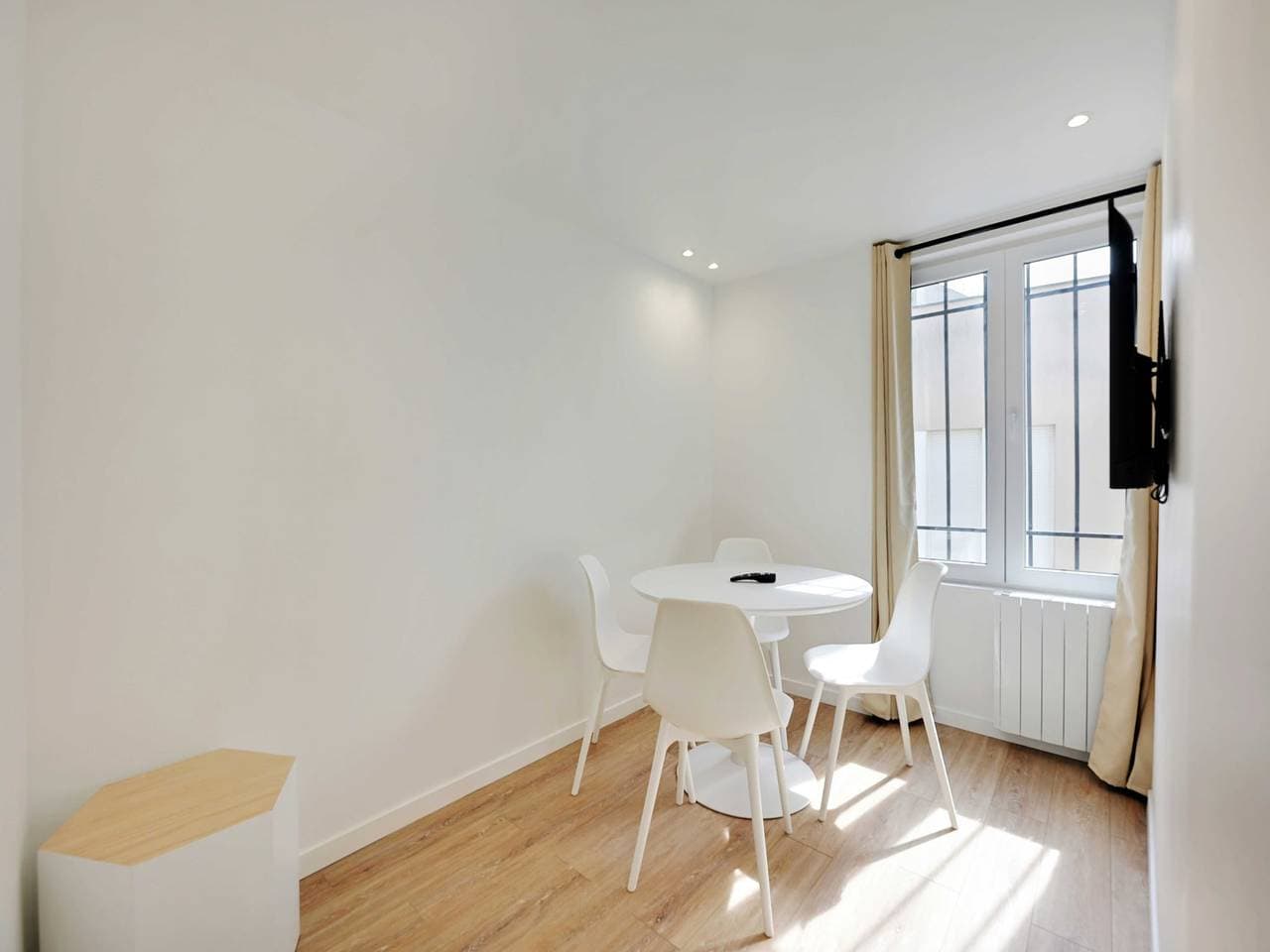 Foto 2 von 5: Gemütliches, voll ausgestattetes Apartment - 1 Schlafzimmer/2 Personen - Aubervilliers