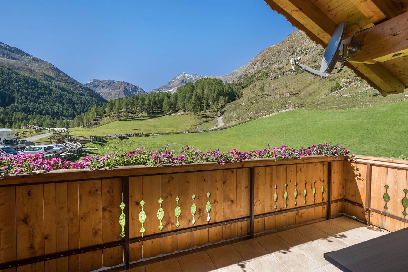 Foto 12 von 23: Ferienwohnung "Sonnenaufgang" mit Panoramablick auf die Berge, Balkon & Sauna