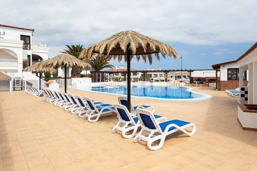 Schöne Wohnung zur Seite Golfplatz mit Pool, Internet, TV in vielen Sprachen 1