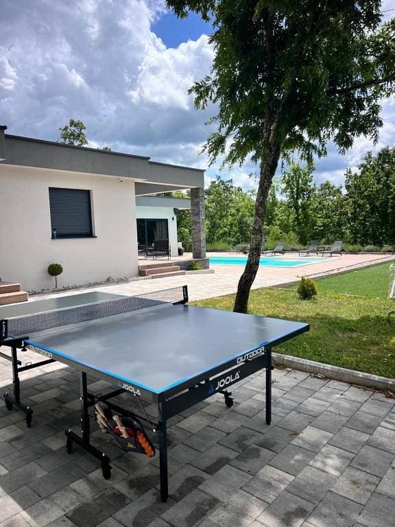 Foto 3 von 37: Luxury Villa Grey