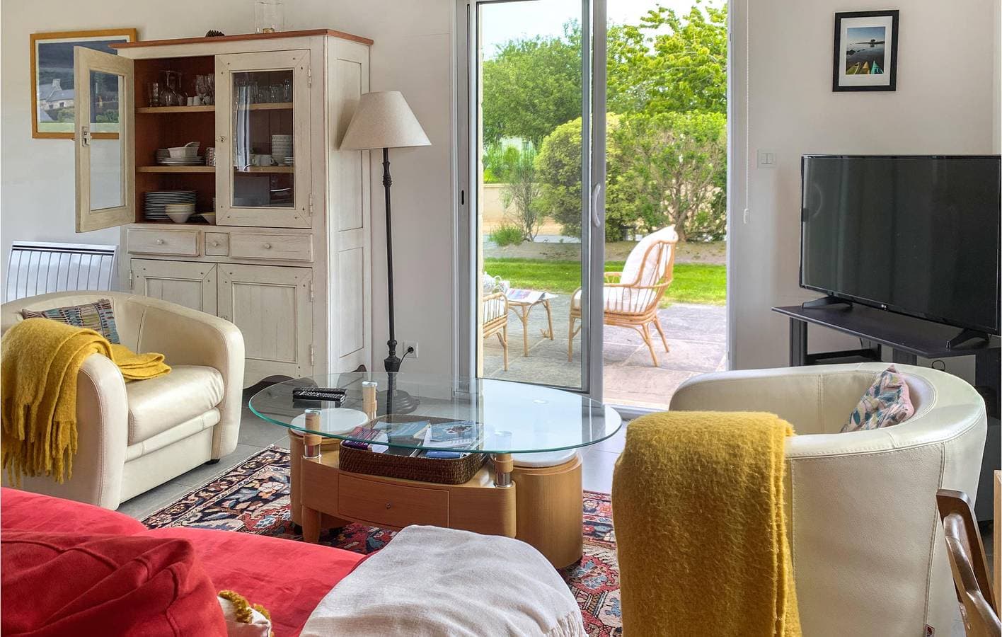 Foto 8 von 23: Lanmodez 1km Getaway: 100qm, TV, Gefrierschrank, Garten, Internet & Mikrowelle!