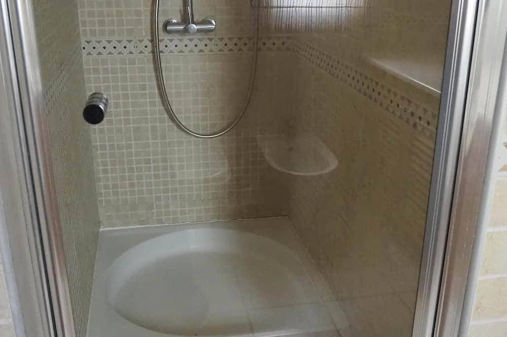 Foto 10 von 30: Atemberaubende 3 Schlafzimmer Reihenhaus, nahe dem Pool, in der Ansicht, Salema