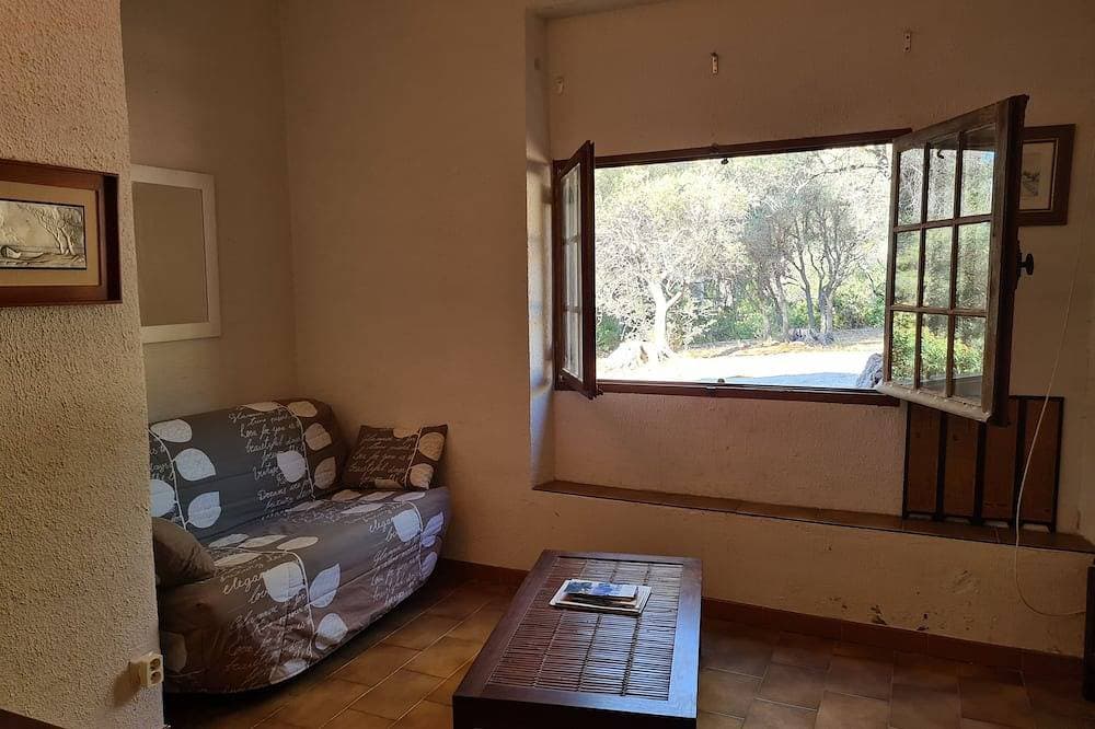 Foto 5 von 30: Provencal cottage surrounded by olive trees for lovers of calm and nature.
