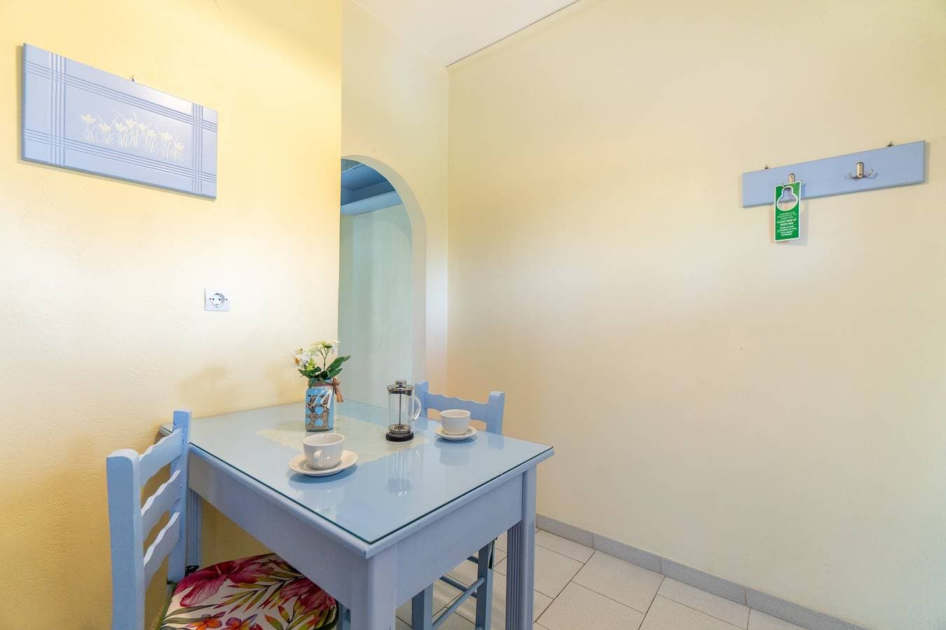 Foto 9 von 24: Einzimmerapartment 'Angelina 2' mit Bergblick, WLAN und Klimaanlage