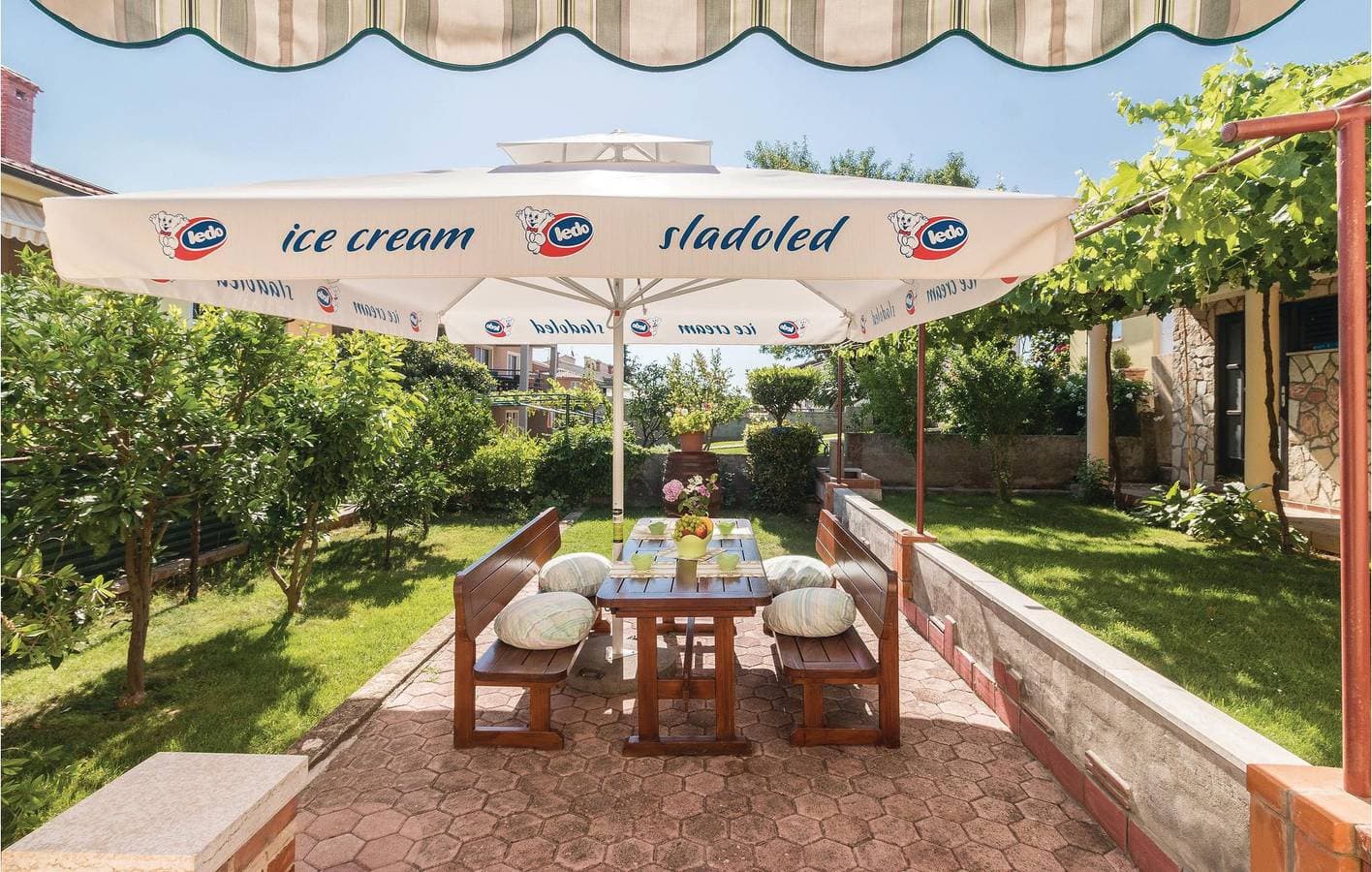 Foto 3 von 24: Gemütliche Ferienwohnung mit Terrasse, WLAN, Parkplatz, in der Nähe des Strandes von Brioni