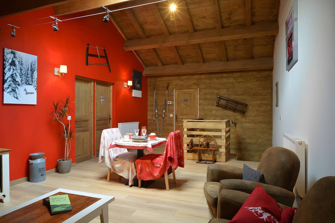 Foto 5 von 28: Bed & Breakfast „La Chambre De Jaxel“ mit Bergblick, Gemeinschaftspool und WLAN